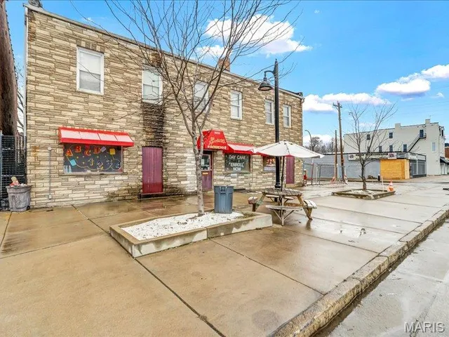 $250,000 | 8035 North Broadway, St. Louis, MO 63147