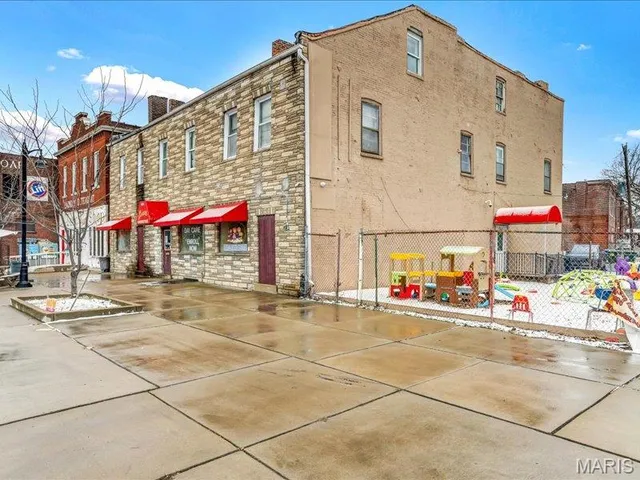 $250,000 | 8035 North Broadway, St. Louis, MO 63147