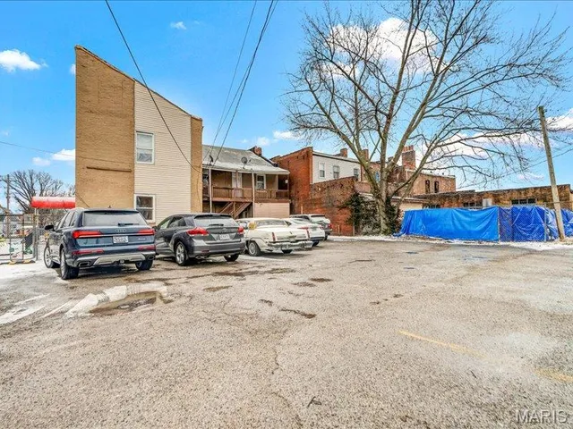 $250,000 | 8035 North Broadway, St. Louis, MO 63147