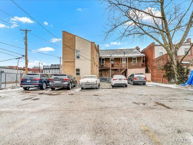$250,000 | 8035 North Broadway, St. Louis, MO 63147