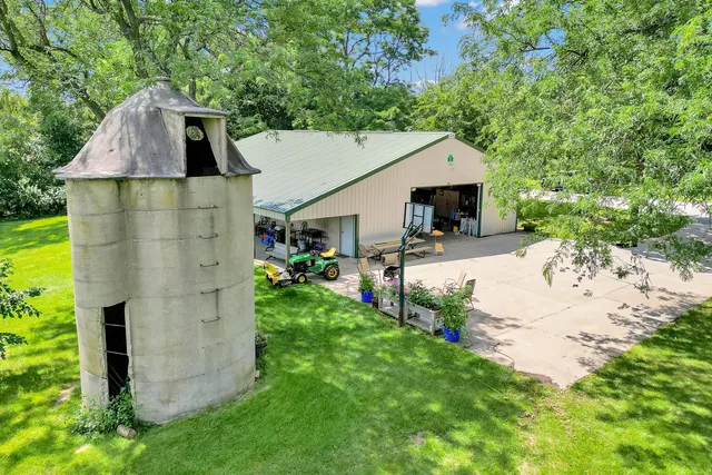 $999,000 | 6386 Alpine Drive, West Bend, WI 53095