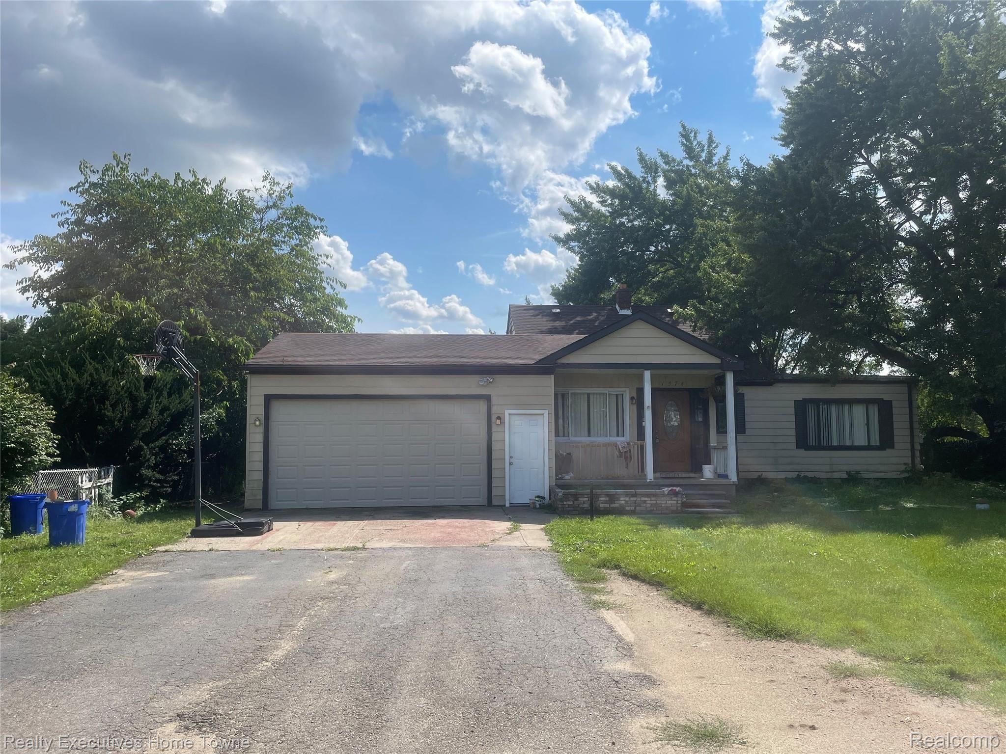 1574 East Wattles Road Troy, MI 48083 - Photo 1 of 15 IMG_5757.jpeg