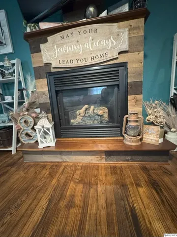 $149,000 | 400 East Chestnut Street, Mount Sterling, IL 62353