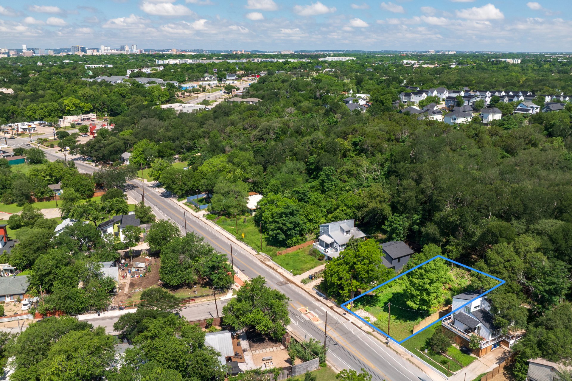 3600 Oak Springs Drive Austin, TX 78721 - Photo 10 of 22