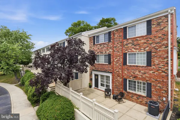 $2,200 | 1421 A North Van Dorn Street, Alexandria, VA 22304