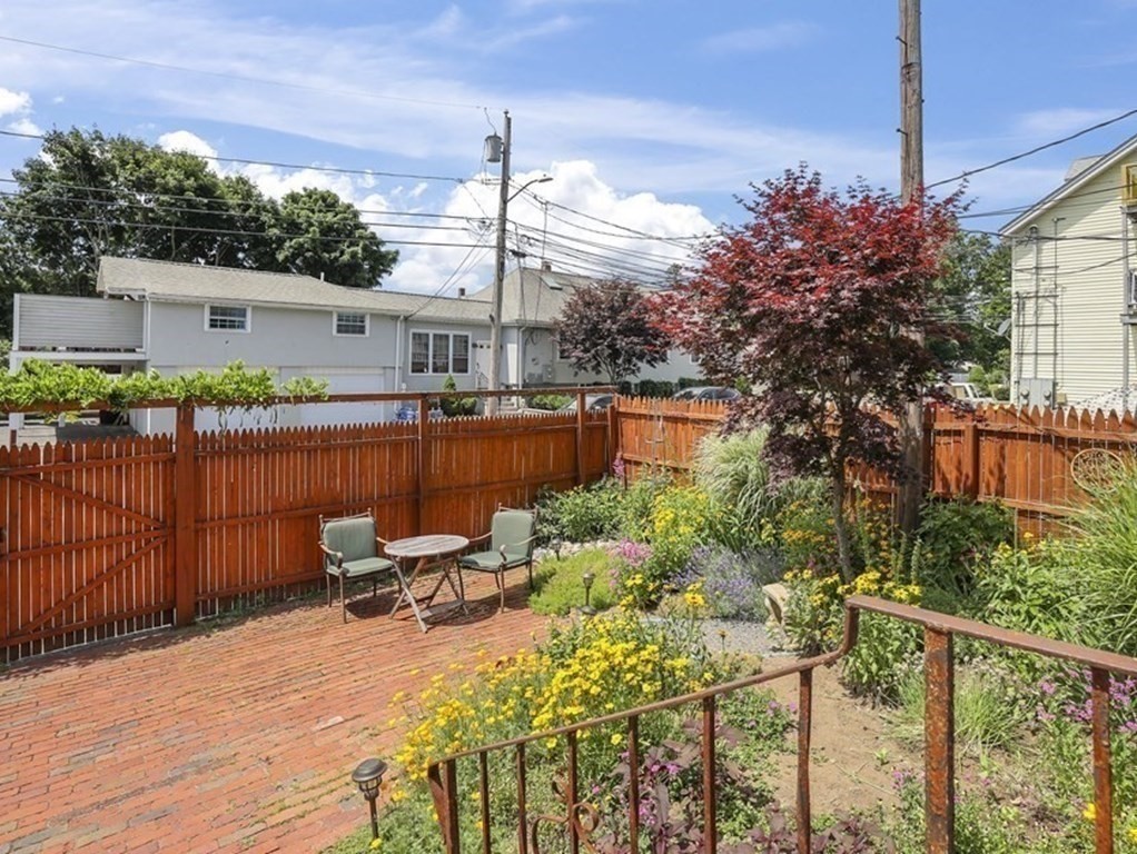 12 Draper Road Framingham, MA 01702 - Photo 5 of 36 Gallery Image 5