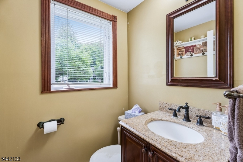 359 Meisel Avenue Springfield, NJ 07081 - Photo 13 of 31