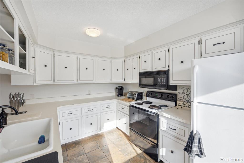 2843 Gannon Road Howell, MI 48855 - Photo 11 of 36