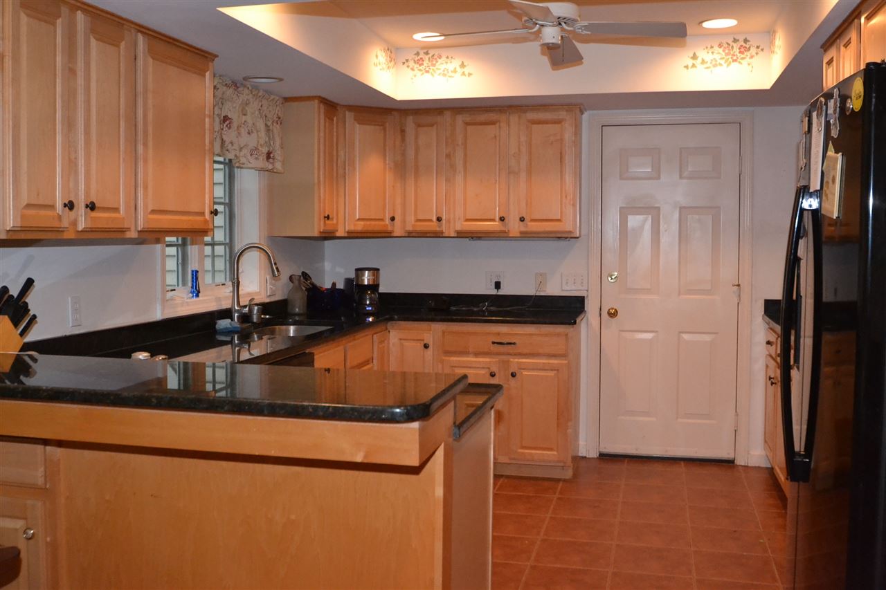 34 Stratham Green Road, Unit 34 Stratham, NH 03885 - Photo 8 of 25 Gallery Image 8