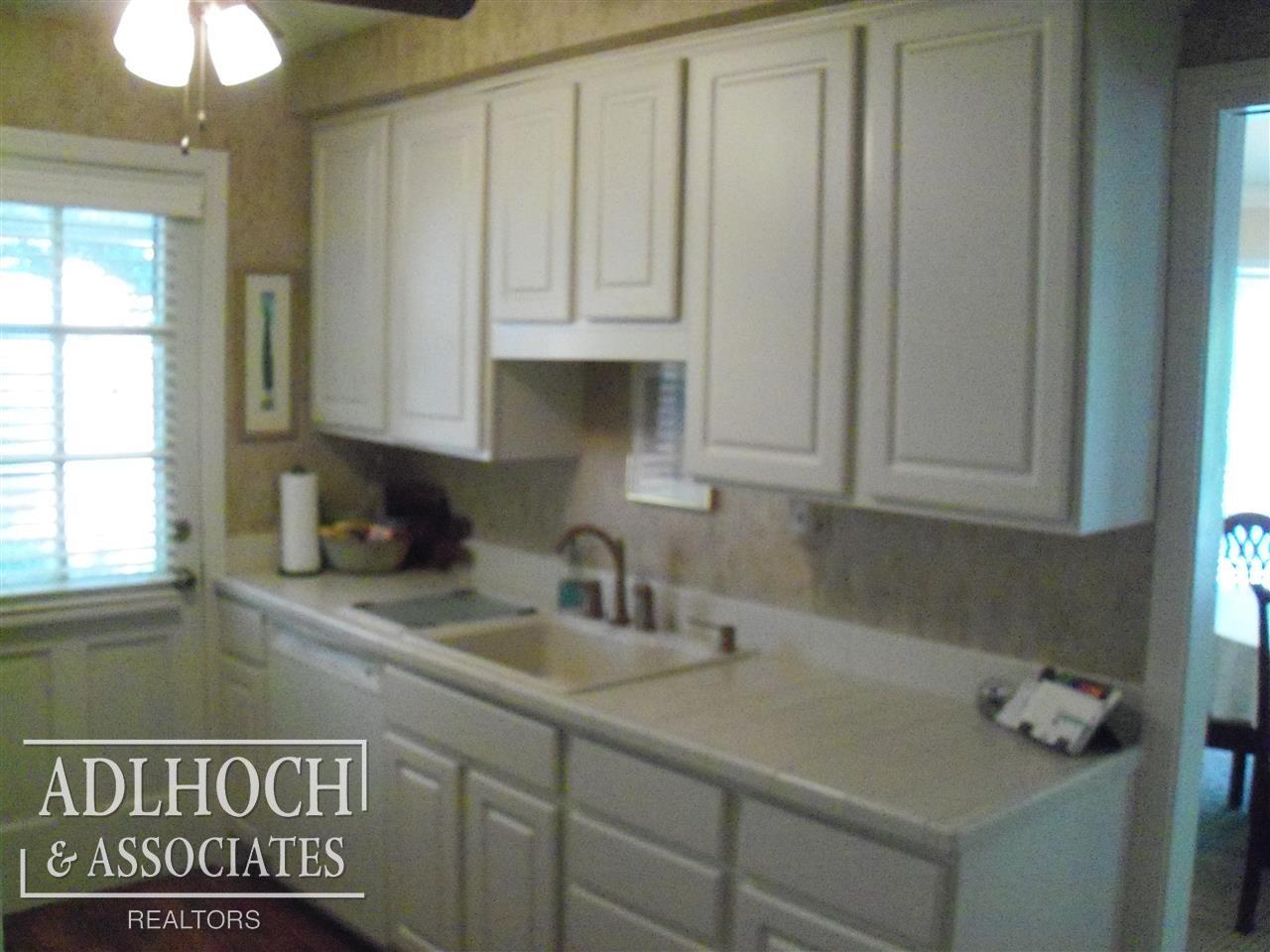 121 Mapleton Road Grosse Pointe Farms, MI 48236 - Photo 8 of 20