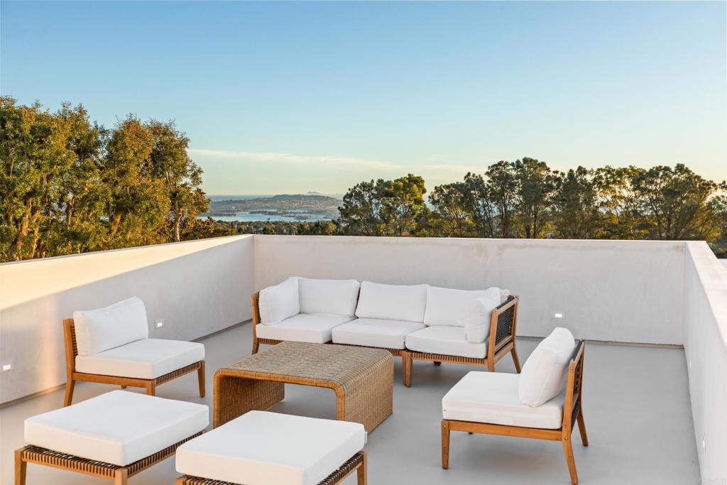 2082 Via Casa Alta La Jolla, CA 92037 - Photo 14 of 19