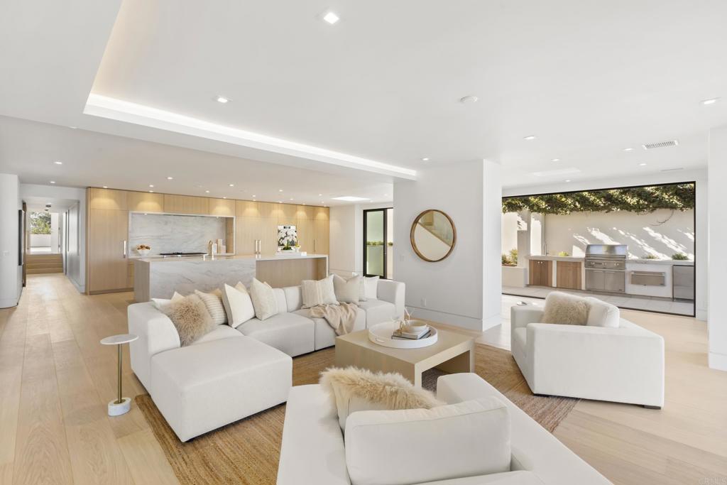 2082 Via Casa Alta La Jolla, CA 92037 - Photo 7 of 19