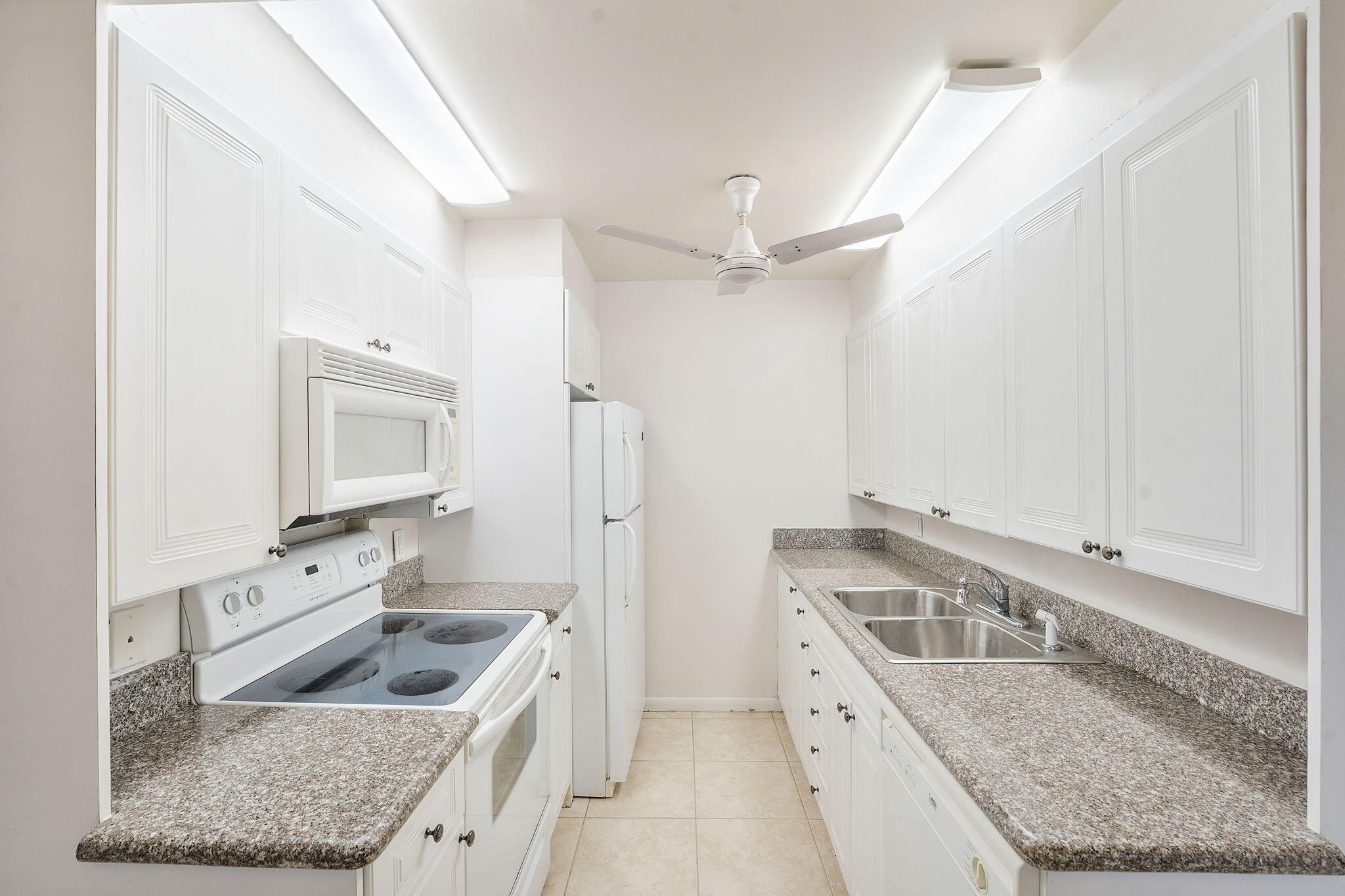 1071 Guildford East Boca Raton, FL 33434 - Photo 12 of 26 Kitchen