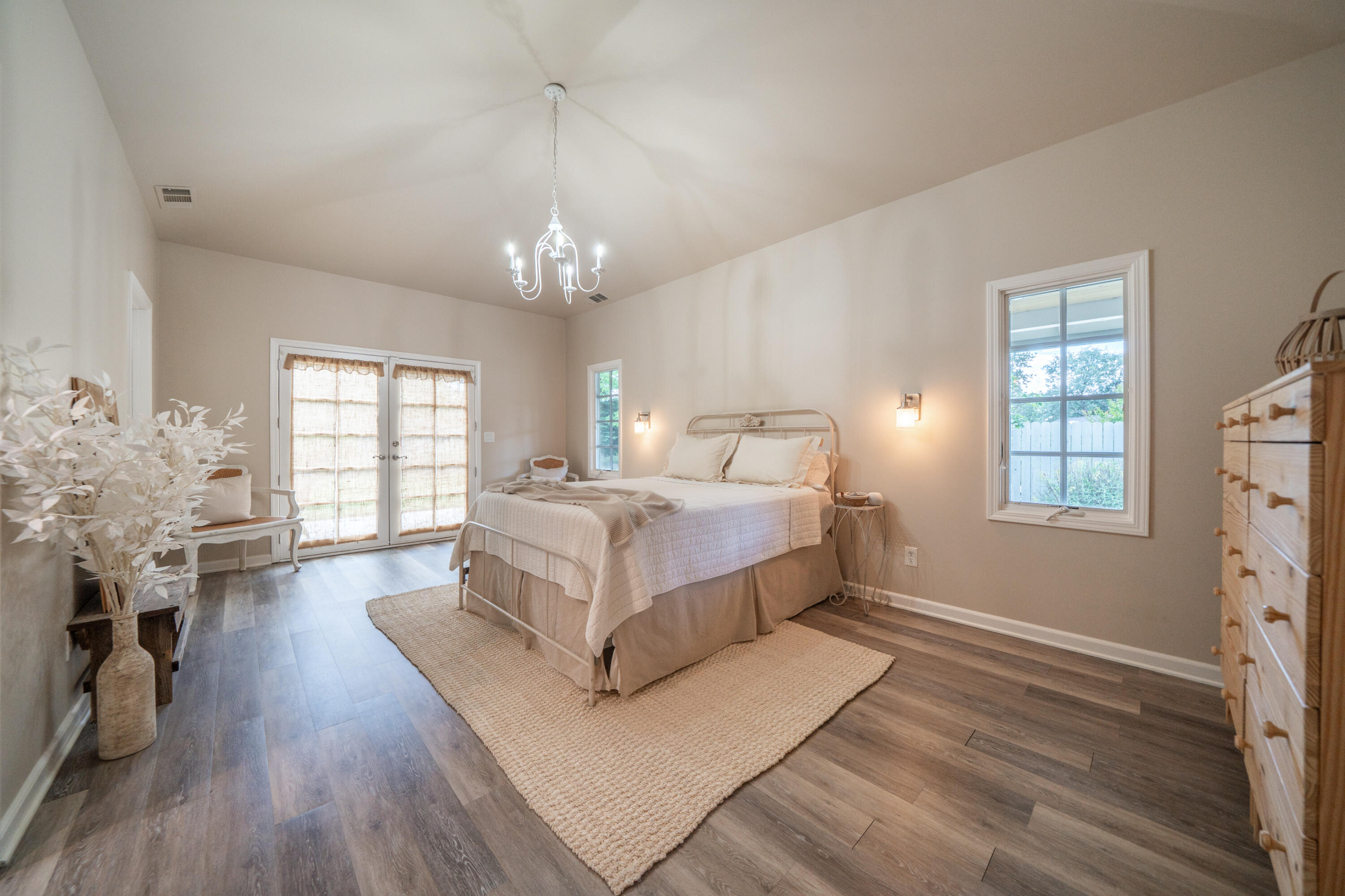 1044 Riviera Drive Redding, CA 96001 - Photo 22 of 46 1044 Riviera Dr-32