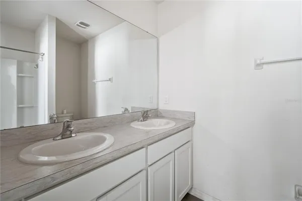 $2,350 | 5217 Hillside Meadow Place, Tampa, FL 33610