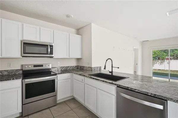 $2,350 | 5217 Hillside Meadow Place, Tampa, FL 33610