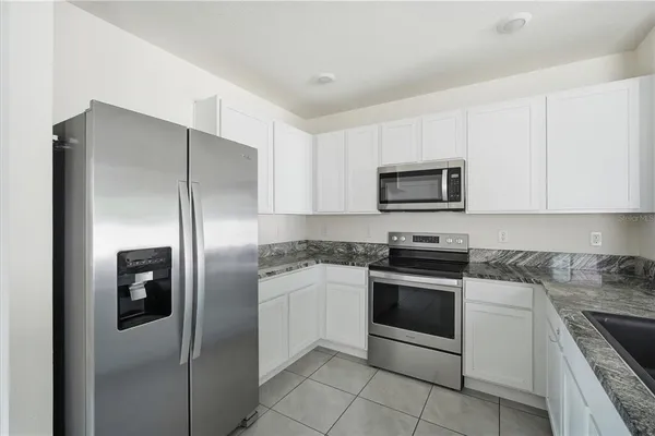 $2,350 | 5217 Hillside Meadow Place, Tampa, FL 33610