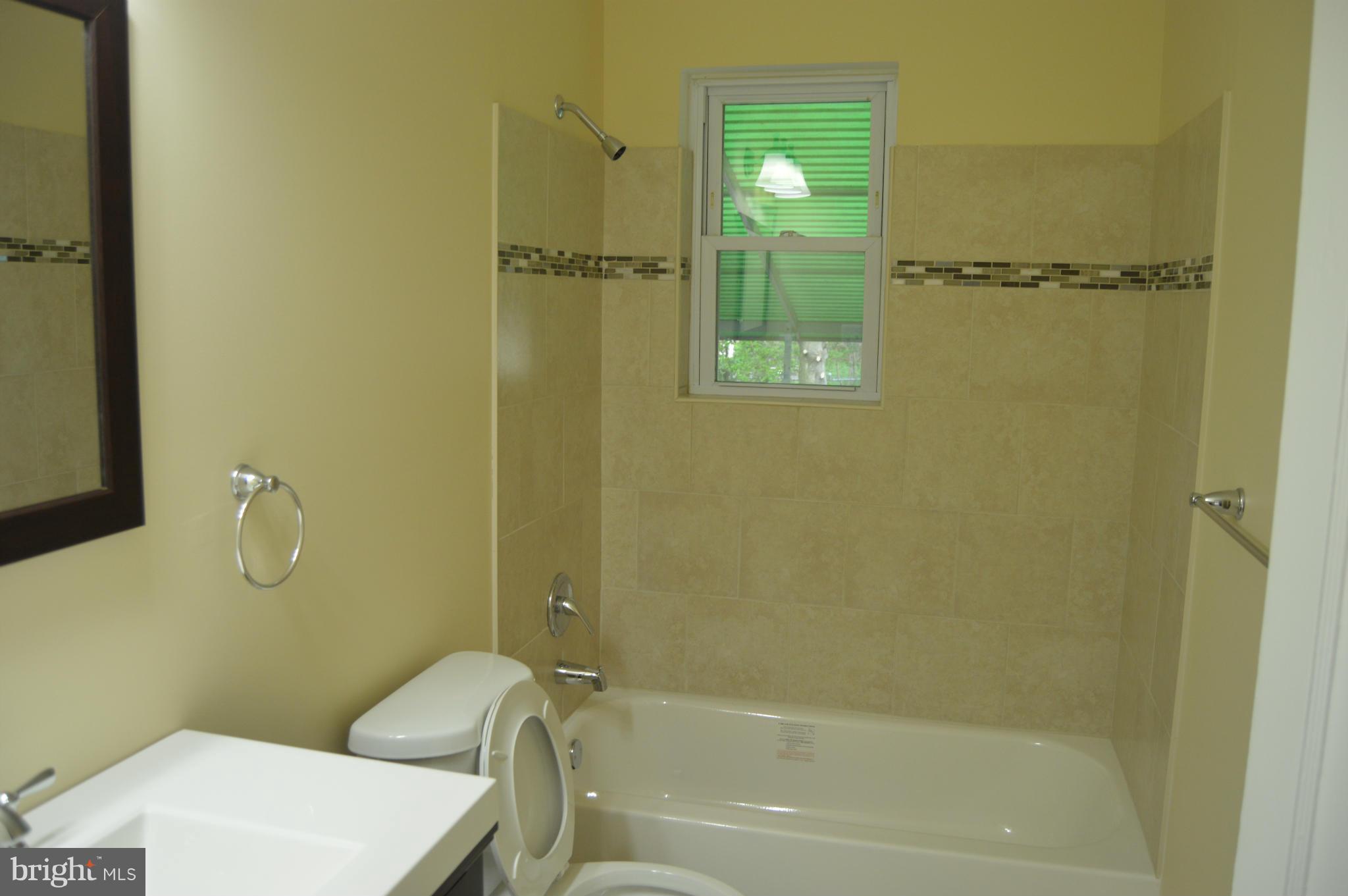 3511 Mayfair Road Baltimore, MD 21207 - Photo 19 of 27 Bath