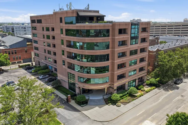 $379,900 | 225 North New Jersey Street, Unit 23, Indianapolis, IN 46204
