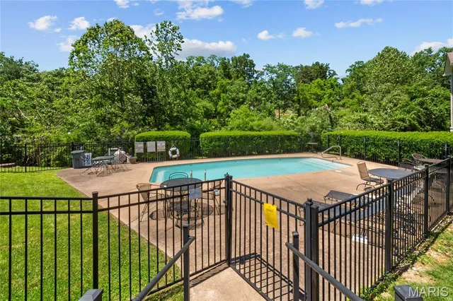 $222,500 | 4501 Eli Drive, Unit I, St. Louis, MO 63128