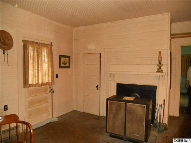 2425 South Point Road Belmont, NC 28012 - Photo 5 of 9 Gallery Image 5