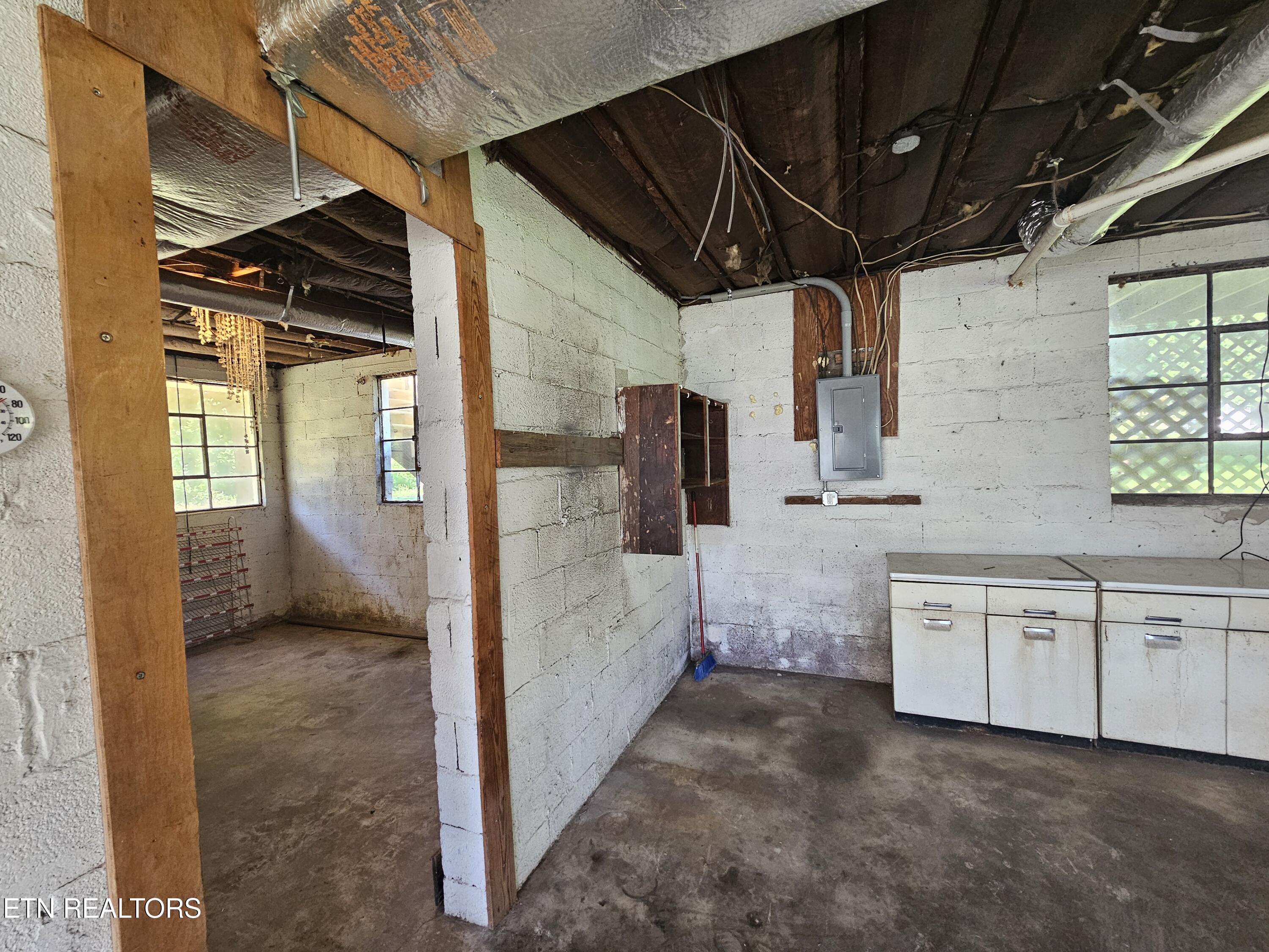 1345 Blockhouse Valley Road Clinton, TN 37716 - Photo 34 of 50 20260603_172403