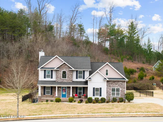 $570,000 | 485 Broadberry Avenue, Oak Ridge, TN 37830