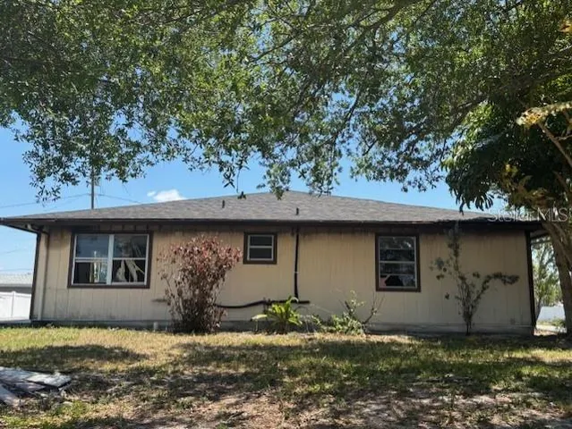 a front view of house with yard
