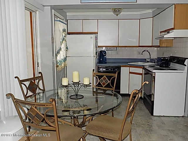 298 Cherry Quay Road Brick, NJ 08723 - Photo 6 of 18 eat-in kitchen main house