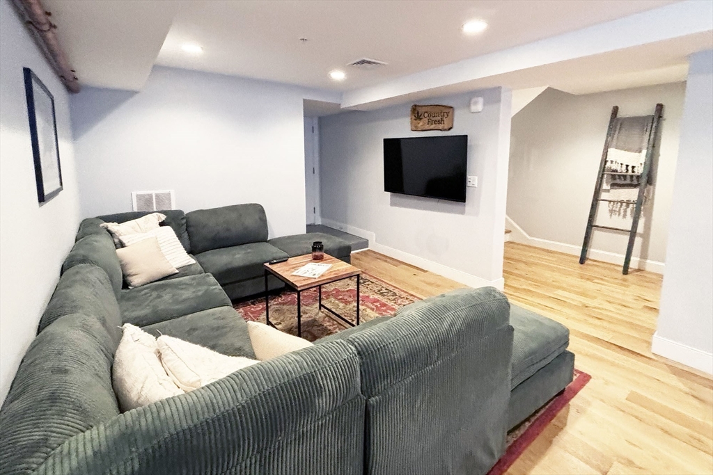 335 Maverick Street, Unit 1 Boston, MA 02128 - Photo 12 of 17