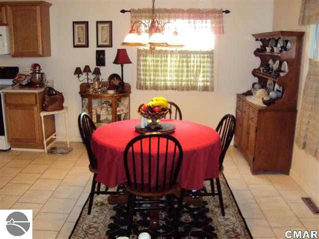11691 East Pleasant Valley Road Shepherd, MI 48883 - Photo 5 of 20 1771253-4.JPG