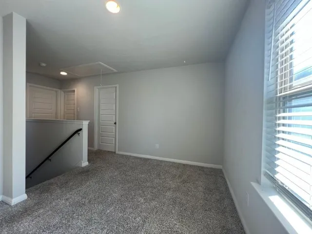 $2,150 | 124 Old Stagecoach Road, Jarrell, TX 76537