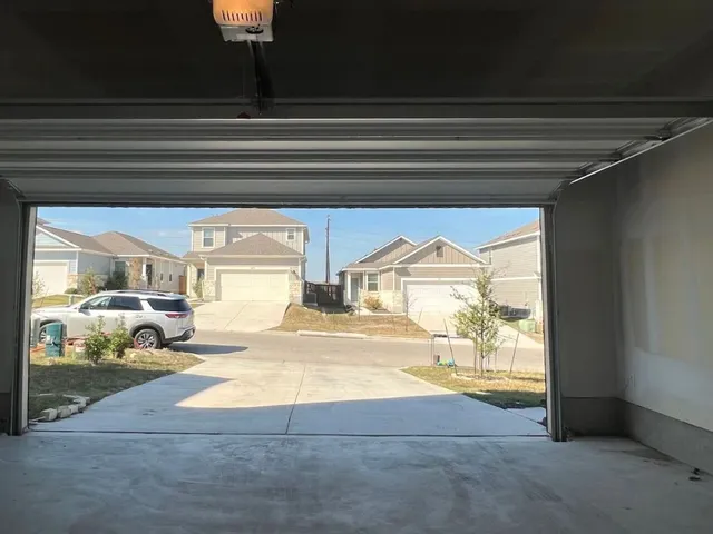 $2,150 | 124 Old Stagecoach Road, Jarrell, TX 76537