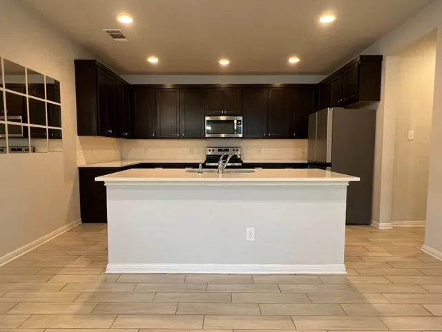 $2,150 | 124 Old Stagecoach Road, Jarrell, TX 76537