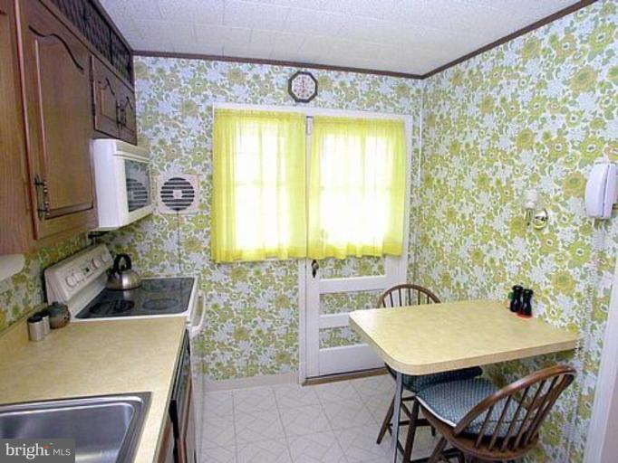1828 Ellinwood Road Rosedale, MD 21237 - Photo 17 of 24 Kitchen #2