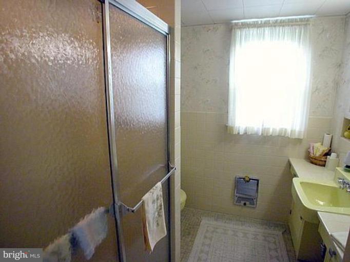 1828 Ellinwood Road Rosedale, MD 21237 - Photo 3 of 24 Bath #2