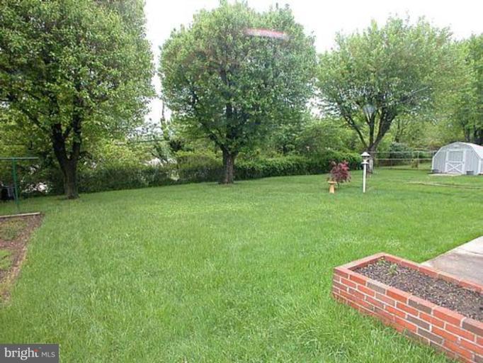 1828 Ellinwood Road Rosedale, MD 21237 - Photo 7 of 24 Back yard