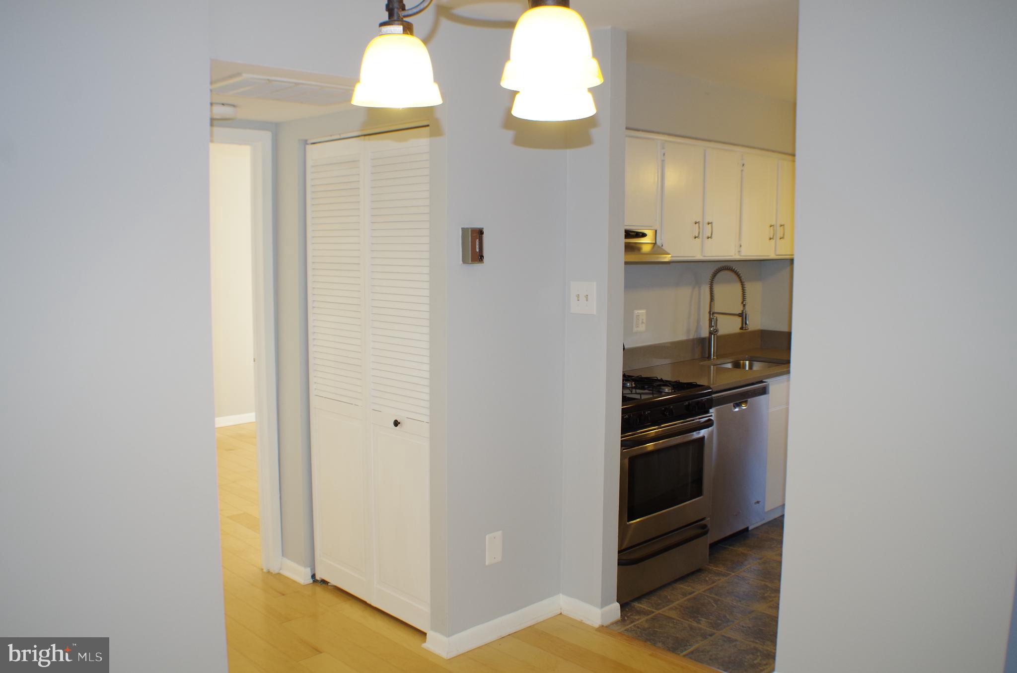 11208 Chestnut Grove Square, Unit 310 Reston, VA 20190 - Photo 6 of 20