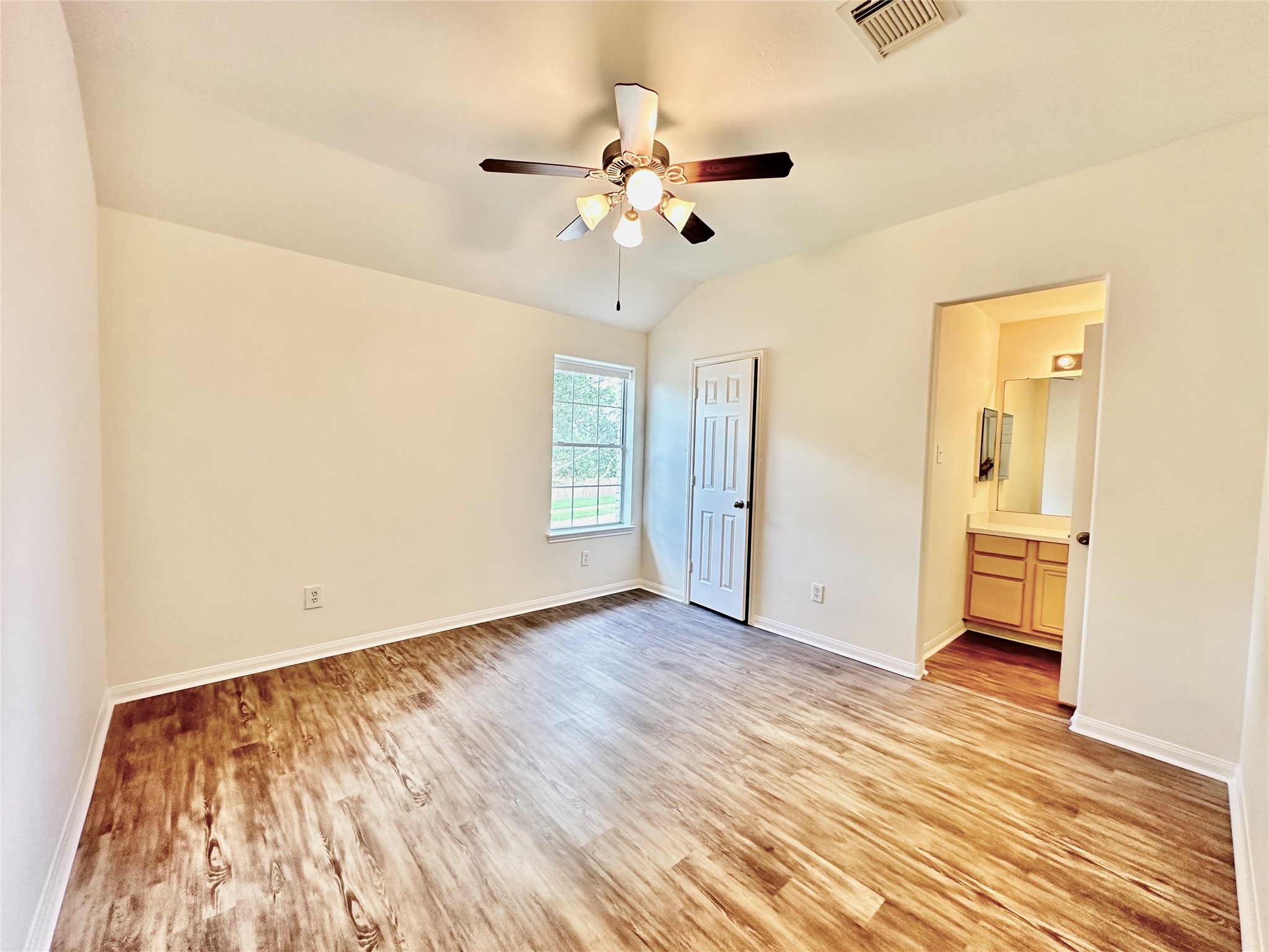 25311 Clover Ranch Drive Katy, TX 77494 - Photo 21 of 27 Secondary bedroom #3 with hollywood bathroom