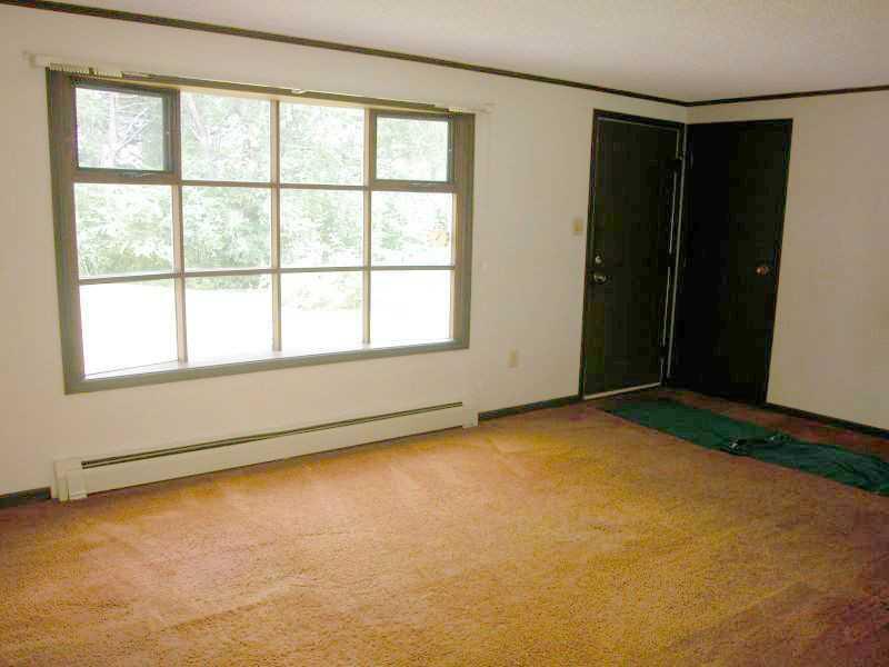 171 Southside Road York, ME 03909 - Photo 2 of 13 Living Room.