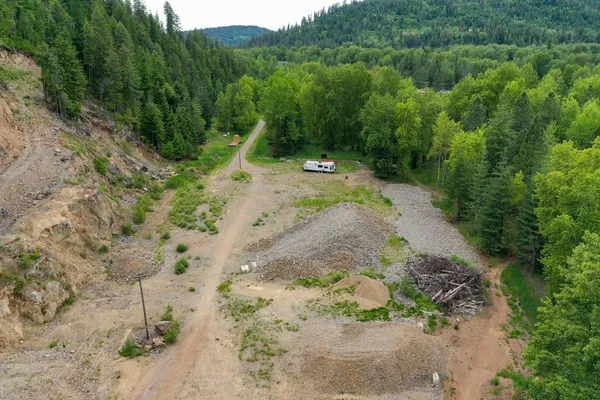 $739,000 | Nka Nka Coeur D'alene River Road, Kingston, ID 83839