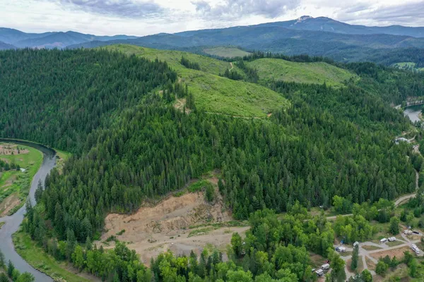 $739,000 | Nka Nka Coeur D'alene River Road, Kingston, ID 83839