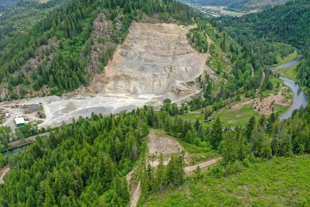 $739,000 | Nka Nka Coeur D'alene River Road, Kingston, ID 83839