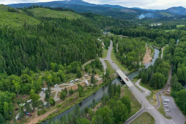 $739,000 | Nka Nka Coeur D'alene River Road, Kingston, ID 83839