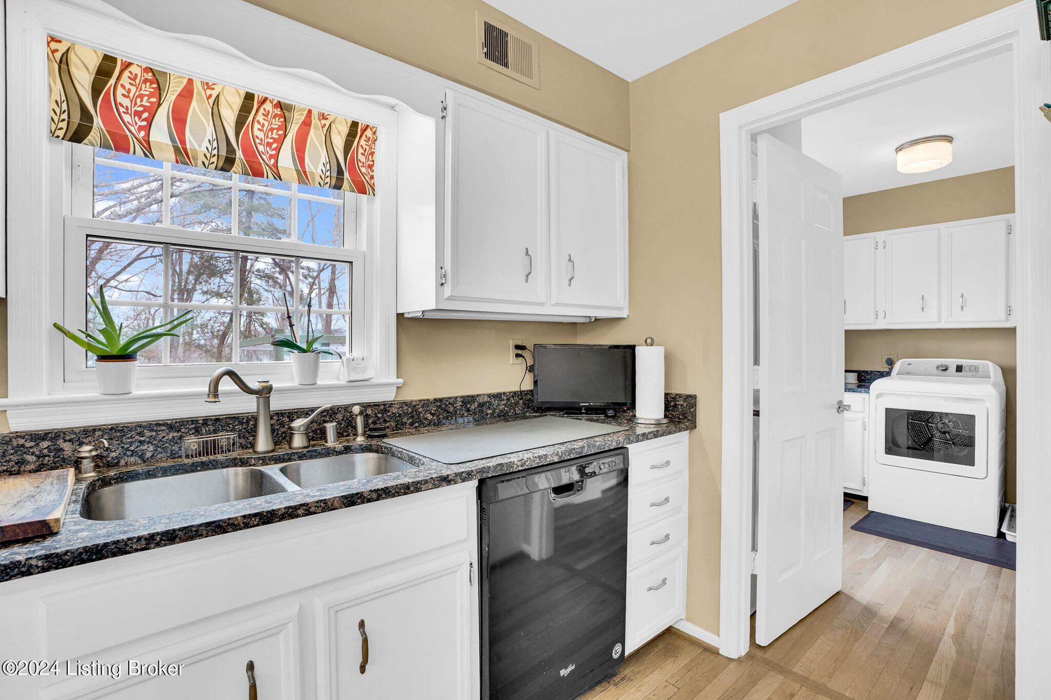 7230 Fox Harbor Road Prospect, KY 40059 - Photo 18 of 67 026kitchen