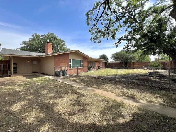$2,500 | 3301 39th Street, Lubbock, TX 79413