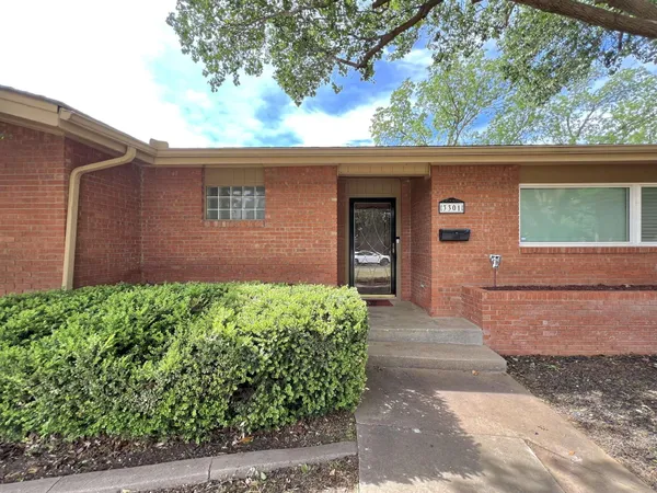 $2,500 | 3301 39th Street, Lubbock, TX 79413