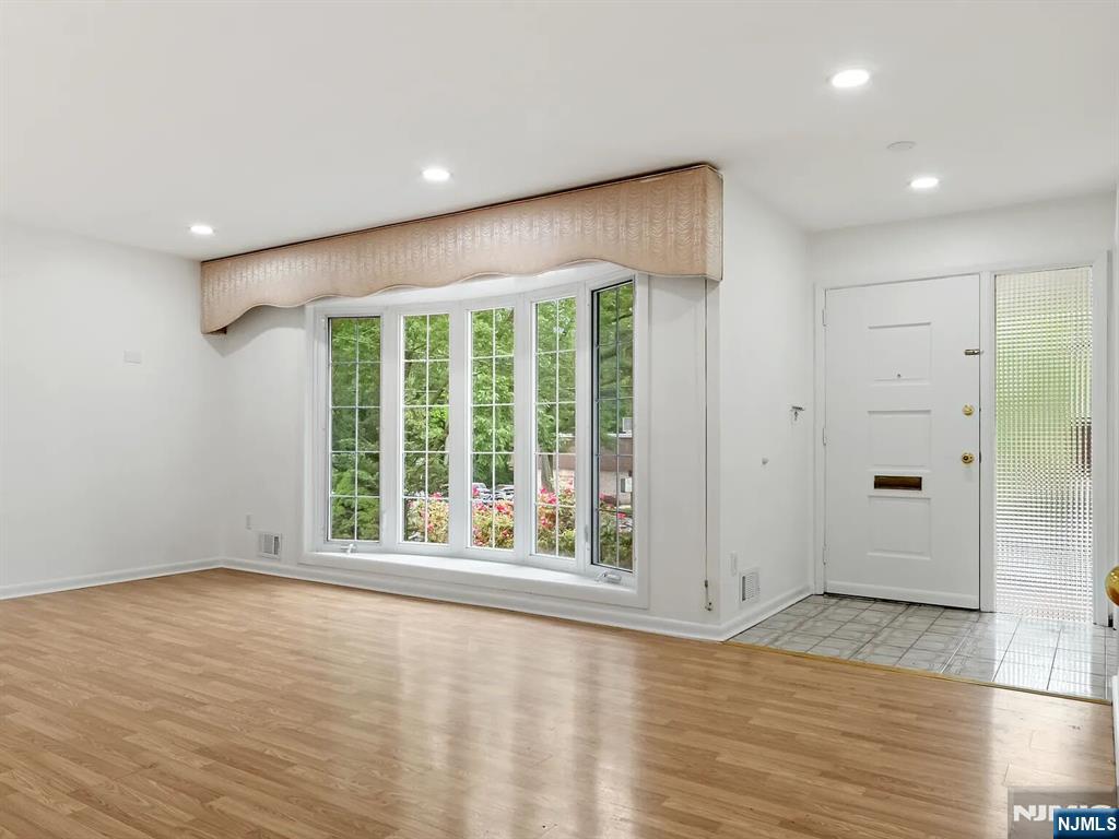 168 County Road Cresskill, NJ 07626 - Photo 3 of 26
