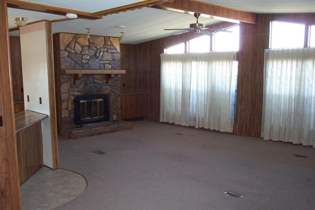 2405 Raef Road Amarillo, TX 79108 - Photo 4 of 4 Living Room