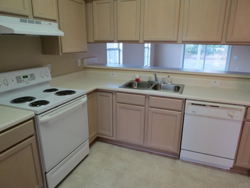 3682 Quail Run Road Gulf Breeze, FL 32563 - Photo 3 of 18 Gallery Image 3